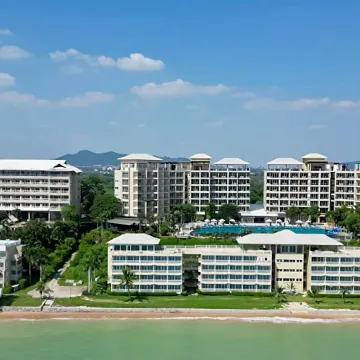 Royal Phala Cliff Beach Resort