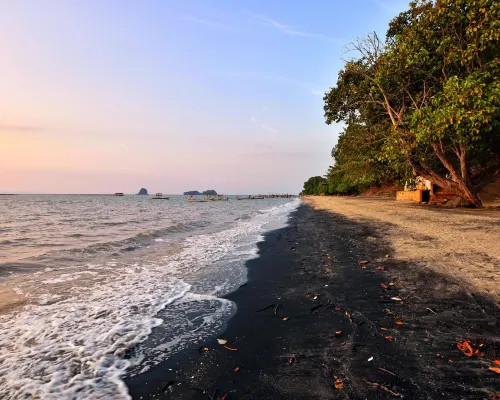 Sunset Bay Cottage Hotels near Craft Cultural Complex
