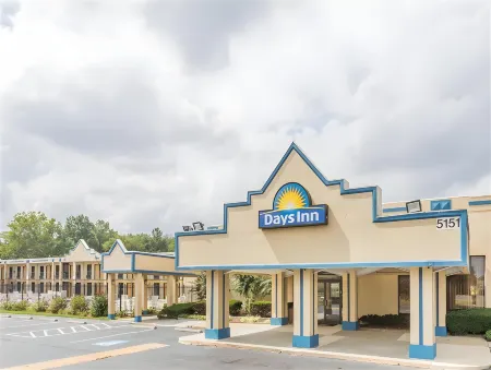 Days Inn by Wyndham Camp Springs/Andrews AFB DC Area Отели рядом с достопримечательностью «Branch Avenue»