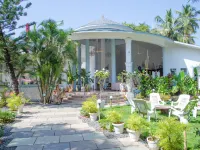 Sashas Holiday Village Hotels near Chapora River