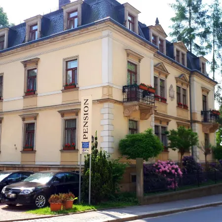 Gästehaus Loschwitz Отели рядом с достопримечательностью «Мост «Голубое чудо»»
