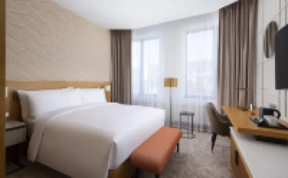 DoubleTree Moscow Arbat Hotel Hotel dekat Armoury
