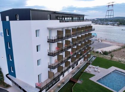 GOLDEN TULIP MARTIGUES - PROVENCE