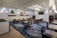 فيرفيلد إن آند سويتس باي ماريوت ألباني داونتاون فنادق في ألباني