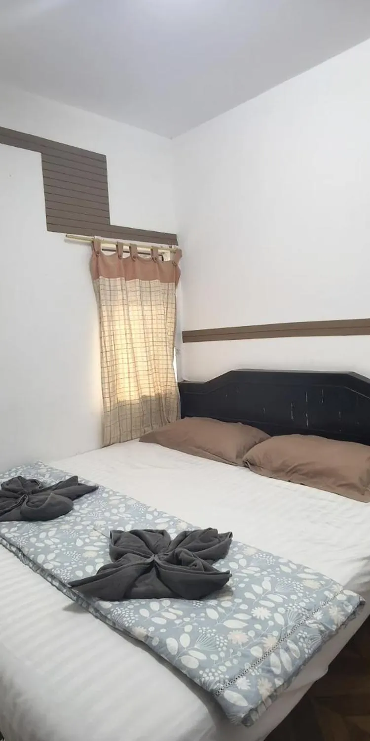 ห้องสแตนดาร์ด เตียงใหญ่ พร้อมพัดลม