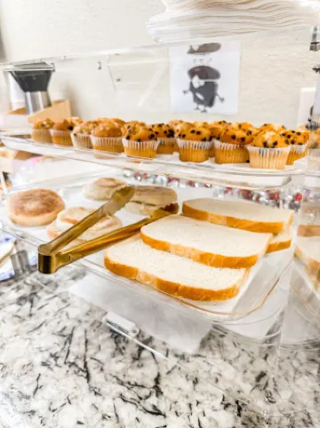 Americas Inn & Suite