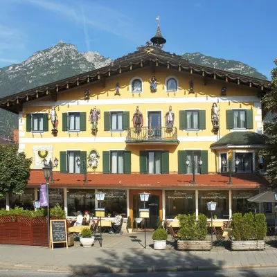 Atlas Posthotel Hotels near Wank Mountain