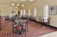 Super 8 by Wyndham Casper West by the River - breakfast