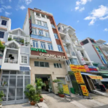 Quang Huy Hotel Các khách sạn gần Công Viên Đài Liệt Sĩ Phường 18