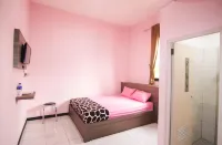 MP Hotel Purwakarta - ที่มีที่จอดรถ