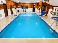 Super 8 by Wyndham Watertown - Pools
