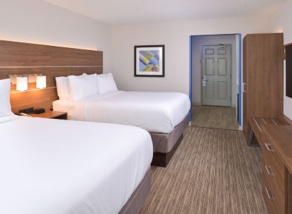 Holiday Inn Express & Suites Omaha - 120TH and Maple