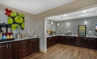 La Quinta Inn & Suites by Wyndham Norwich-Plainfield-Casino