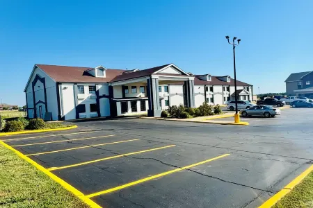 Days Inn by Wyndham Shawnee Отели в г. Шони