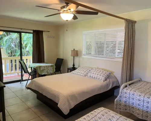Aaron’s Cottage Hotels in Hilo