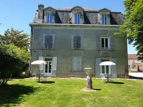 Château de Champblanc - Homestays