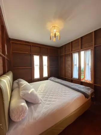 Wood Hill by Nginapsini