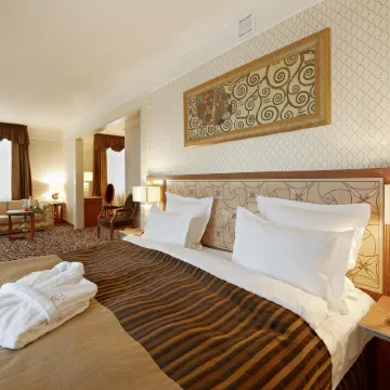 Двор Подзноева (Главный Корпус)