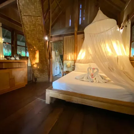 Flower BUD Bungalow Balangan Отели рядом с достопримечательностью «Пляж Баланган»