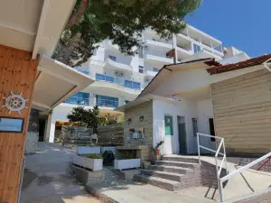 Oceanic Overview Suites