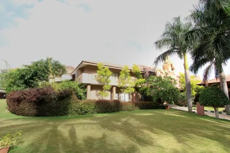 Golden Amoon Resort