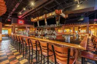 AmericInn & Suites By Wyndham Baraboo Event Center - bar