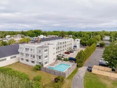 The Harbor Front Inn Hotels near Shelter Island Heights Private Beach Club