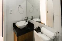 Ramada Suites by Wyndham Asuncion Aeropuerto Hotel a 