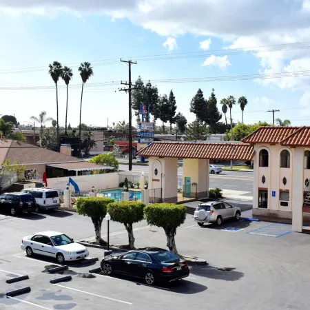 Days Inn by Wyndham Anaheim Near the Park