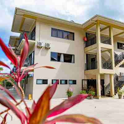 B Holiday Apartments Hotel Exterior