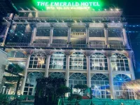 The Emerald Hotel & Siya Milan Banquets Отели в г. 