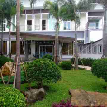 โรงแรมควีนพาเลส Others