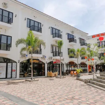 Jember Town Square Apartment by Calli Rooms