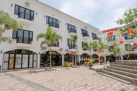 Jember Town Square Apartment by Calli Rooms Отели в г. Джембер