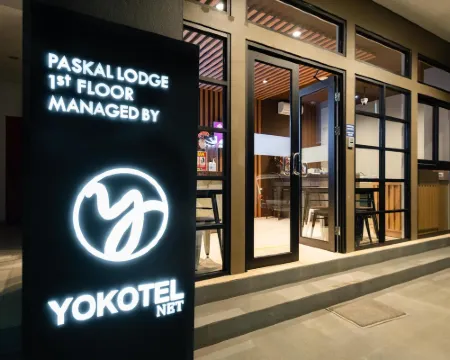 Yokotel Net Hotels in Andir