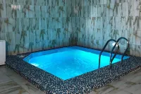 Taurukh Hotels in Dombay