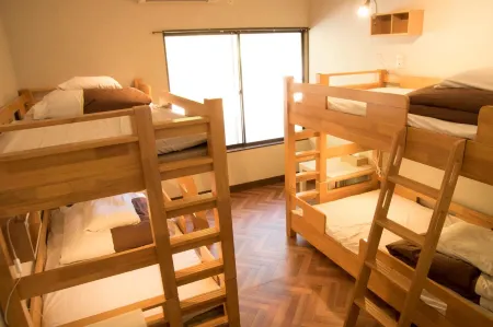 J-Hoppers Kumano Yunomine Guesthouse