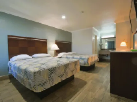 Welcome Inn Corona Hotels in Corona