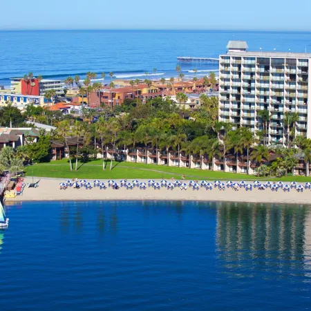 Catamaran Resort Hotel and Spa Отели рядом с достопримечательностью «Пасифик-Бич»