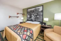 Super 8 by Wyndham Bloomington - 2-Star