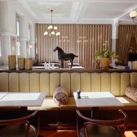 Ascot Hotel