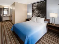 Super 8 by Wyndham Longmont/Twin Peaks Hotels in Boulder County