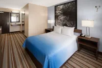 Super 8 by Wyndham Longmont/Twin Peaks