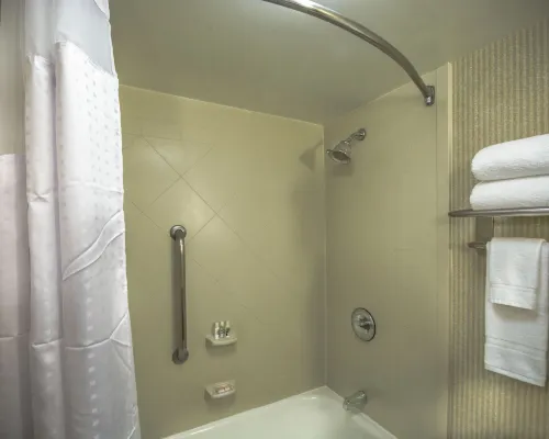 Holiday Inn ARLINGTON AT BALLSTON by IHG Photos