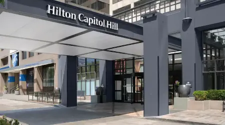 Hilton Washington DC Capitol Hill Отели рядом с достопримечательностью «56 Сигнерс оф Деклерейшен оф Индепенденс Мемориал»