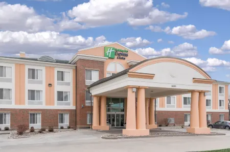 Holiday Inn Express & Suites Ames Отели рядом с достопримечательностью «Государственный университет Айова»