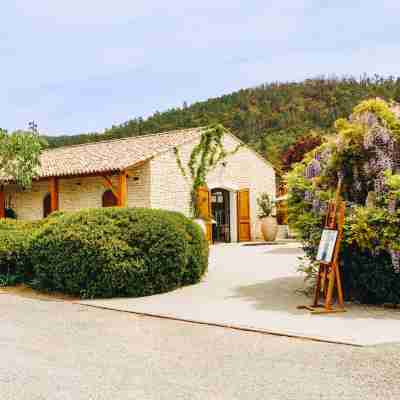Ultimate Provence | Hôtel-Vignoble et Restaurant Hotel Exterior
