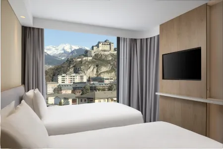 Holiday Inn Express & Suites Sion Отели рядом с достопримечательностью «Ermitage Notre-Dame de Longeborgne»