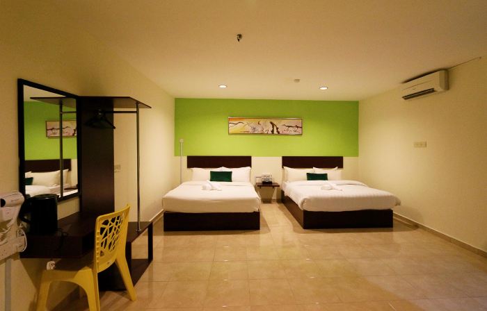 Swing & Pillows @ Golden Roof Hotel Falim, Ipoh