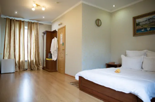 July Hotel فنادق في 